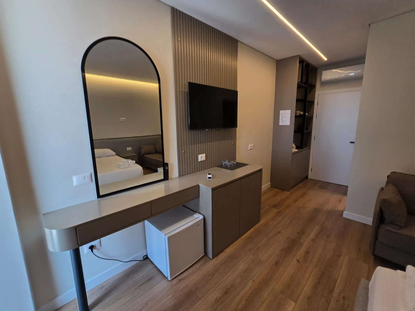 Double room extra bed (with balcony)